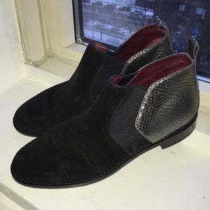 Marc by Marc Jacobs suede black/silver booties.